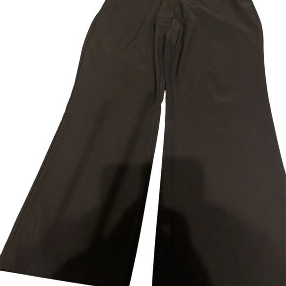 Nike DriFit Women's Black Straight Leg Pants‎ Size 12 Casual - Picture 1 of 10